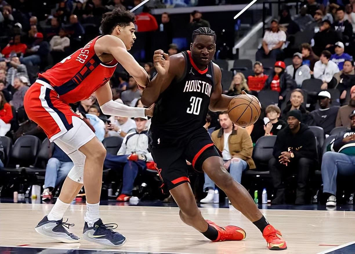 体育视频直播-替补中锋受伤了依然出场时间有限,火箭签下他的意义到底是什么?