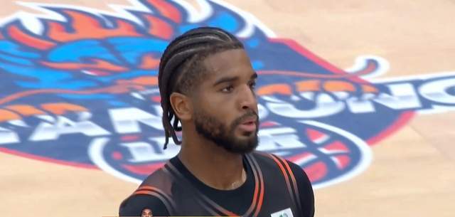 开云体育-痛快！山东狂赢黑马27分，斩获8连胜，3外援合砍72分，高诗岩哑火