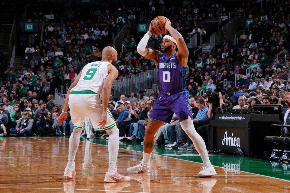 克努佩尔神迹追平乔丹新秀历史第一 黄蜂6连胜灭绿军近19战16胜