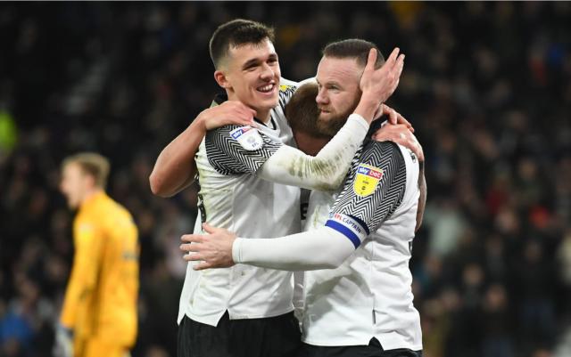 体育视频直播-鲁尼亮鞋底致自家球员重伤 德比郡已凑不齐11人